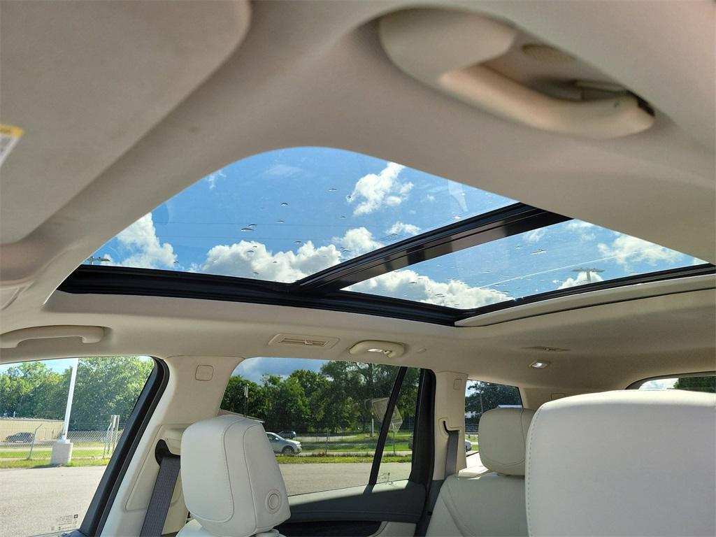 used 2024 Cadillac XT6 car, priced at $48,399