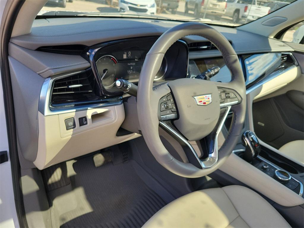 used 2024 Cadillac XT6 car, priced at $48,399