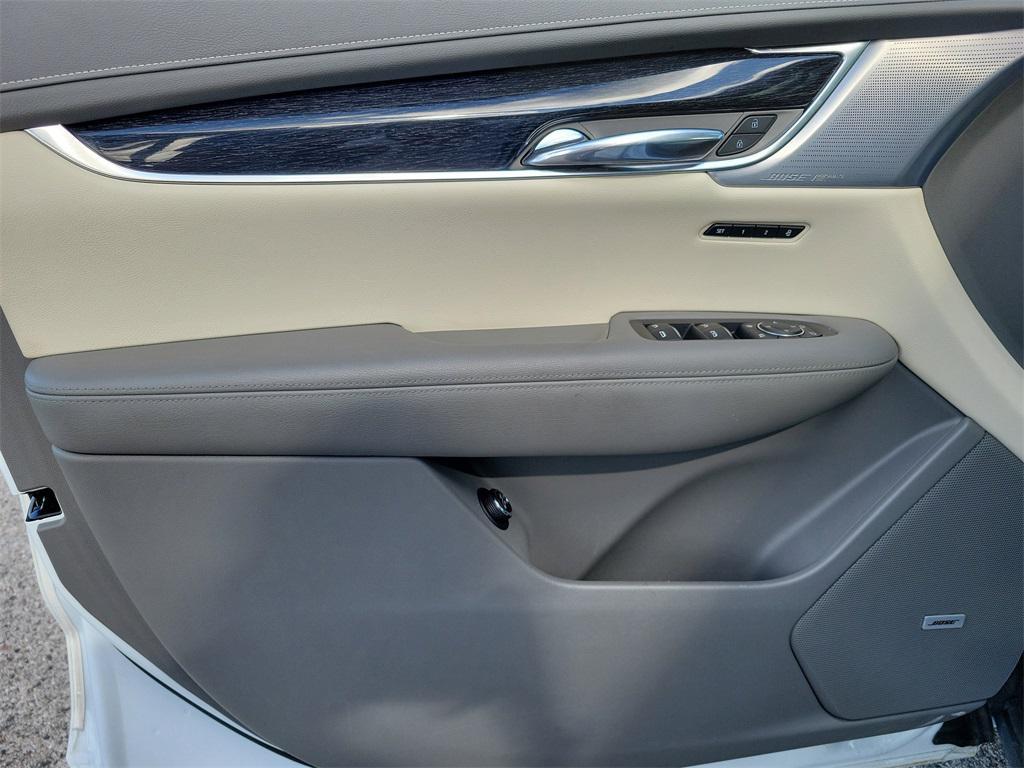 used 2024 Cadillac XT6 car, priced at $48,399