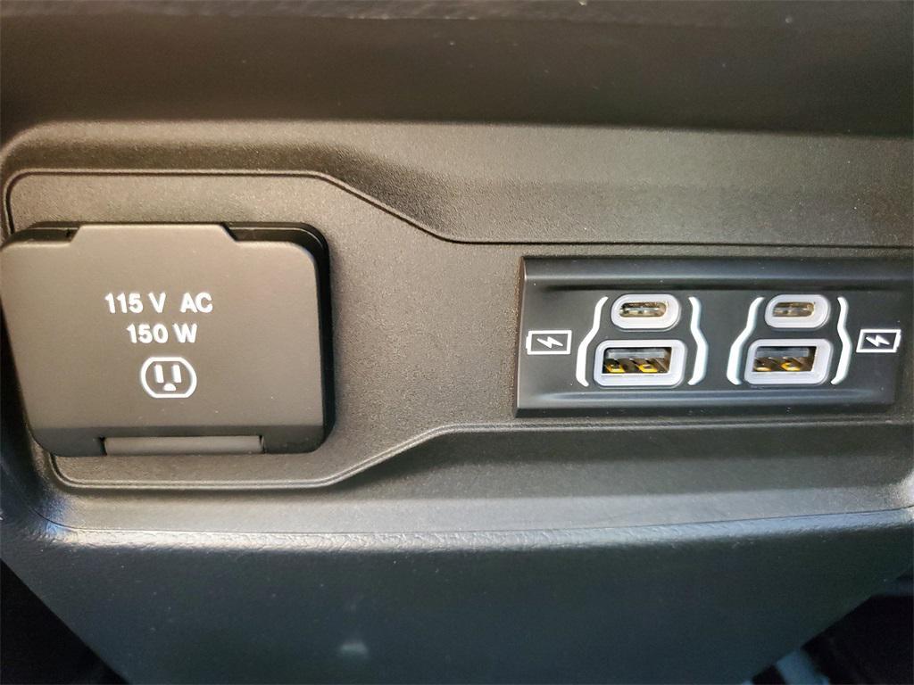 used 2023 Jeep Grand Cherokee car, priced at $34,499