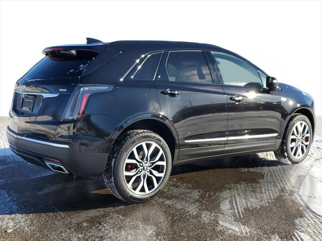 new 2025 Cadillac XT5 car, priced at $55,001