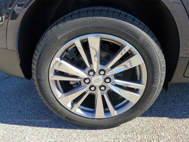 new 2025 Cadillac XT5 car, priced at $45,663