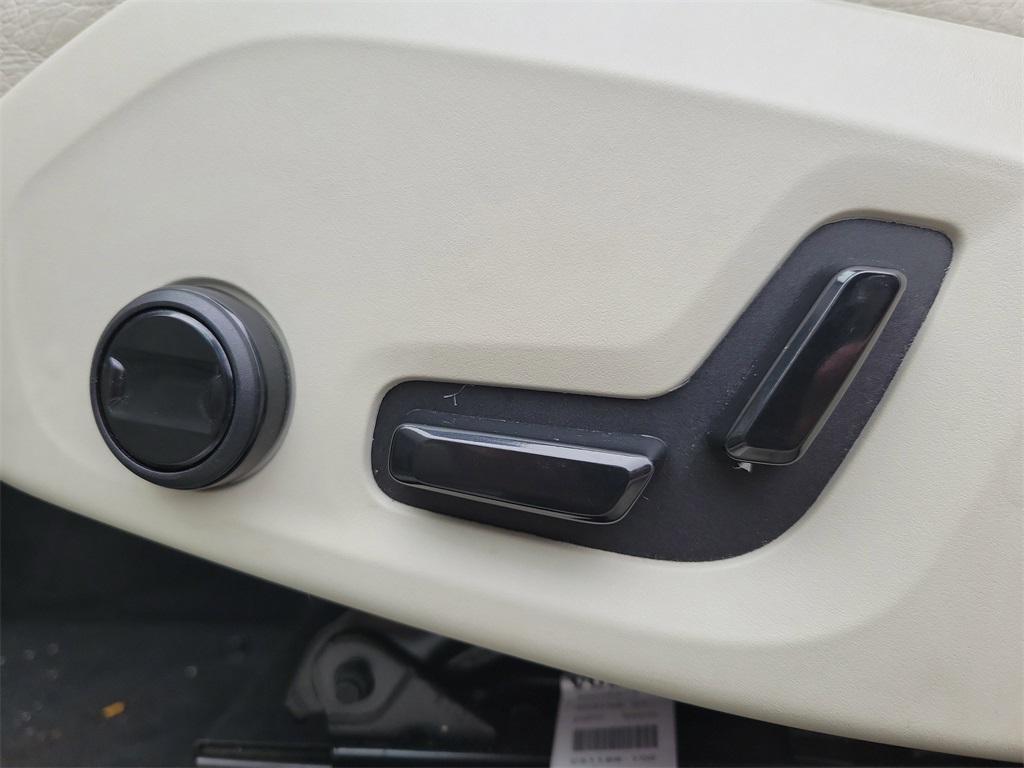 used 2022 Volvo XC60 car, priced at $24,999