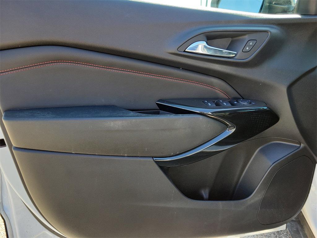 used 2025 Chevrolet Trax car, priced at $24,998