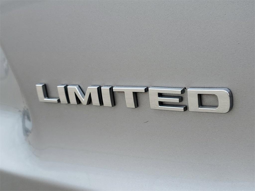 used 2019 Jeep Cherokee car, priced at $17,498