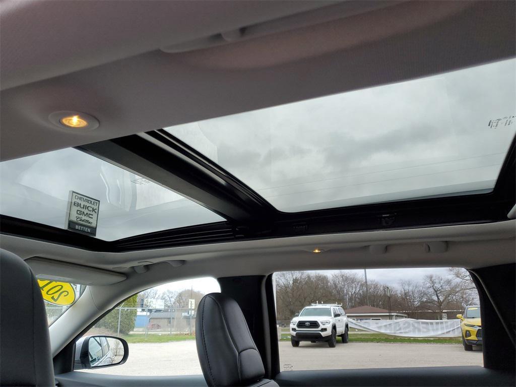 used 2019 Jeep Cherokee car, priced at $17,498