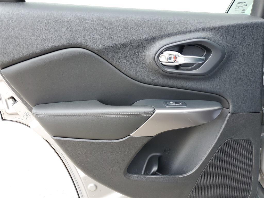 used 2019 Jeep Cherokee car, priced at $17,498