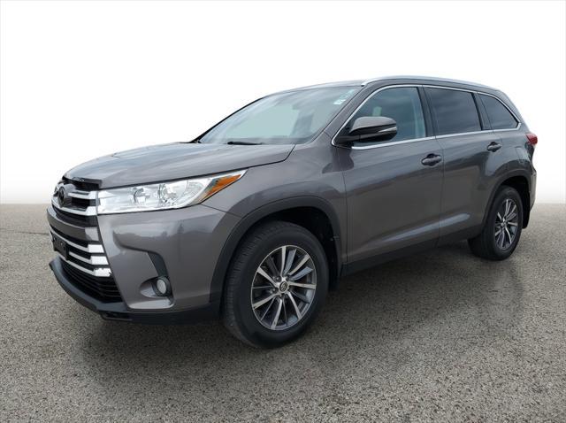 used 2019 Toyota Highlander car, priced at $28,999