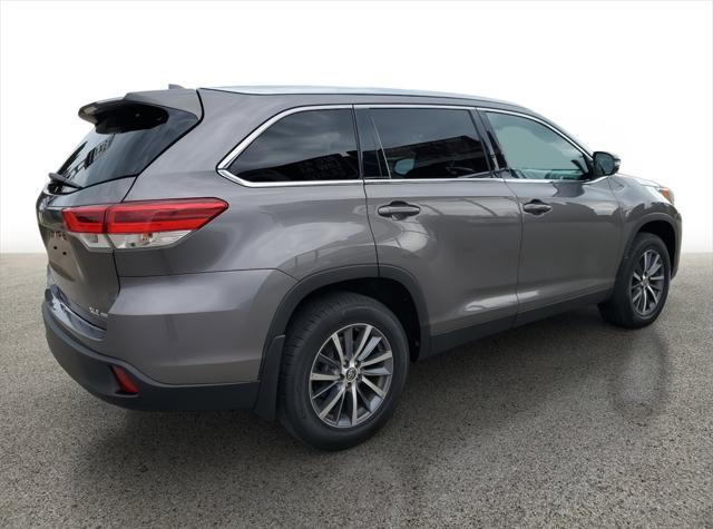 used 2019 Toyota Highlander car, priced at $28,999