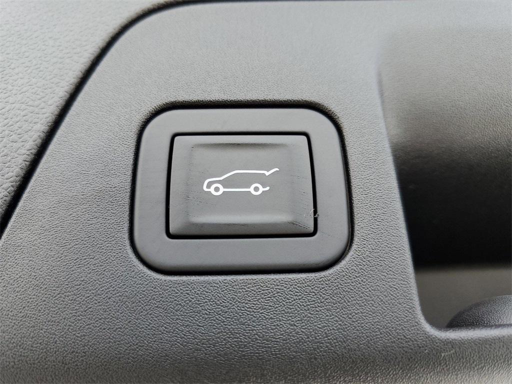 new 2025 Buick Envision car, priced at $37,544