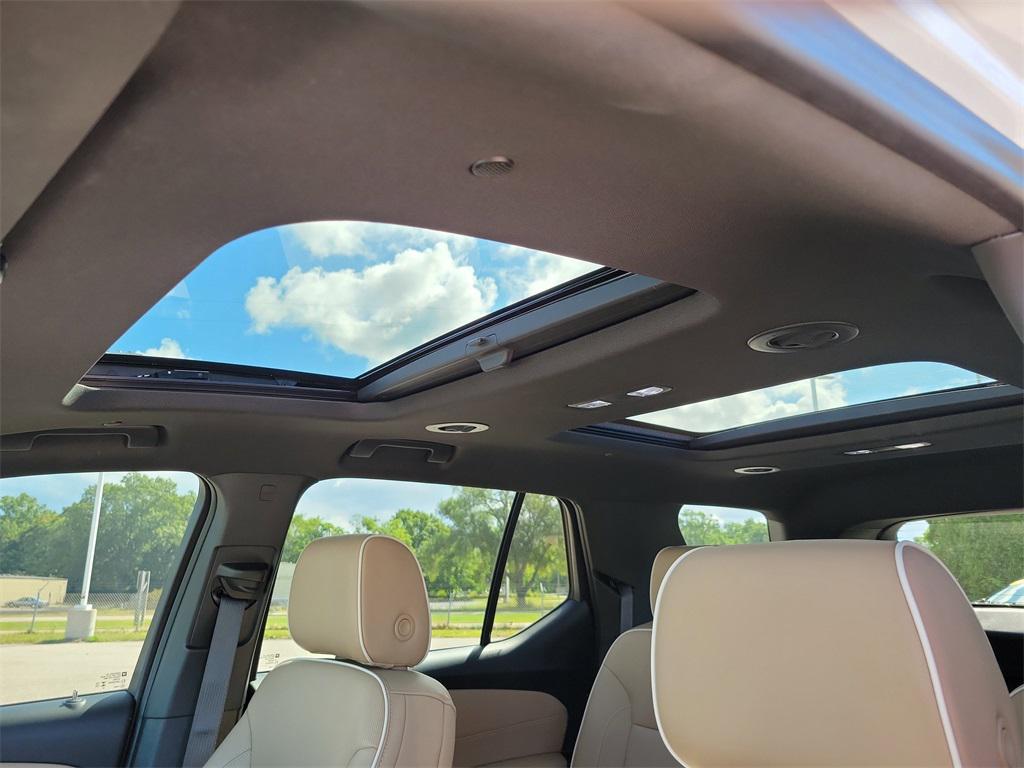 used 2023 Chevrolet Traverse car, priced at $38,909