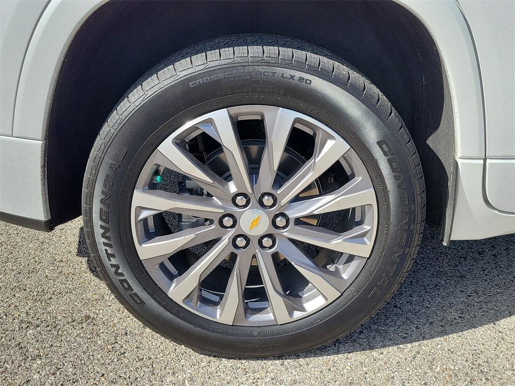 used 2023 Chevrolet Traverse car, priced at $38,909