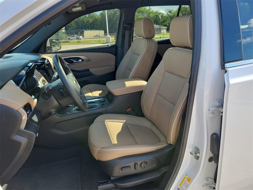 used 2023 Chevrolet Traverse car, priced at $38,909