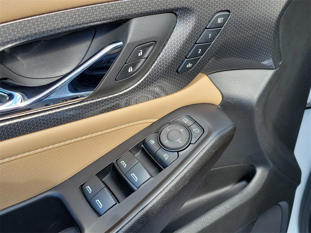 used 2023 Chevrolet Traverse car, priced at $38,909