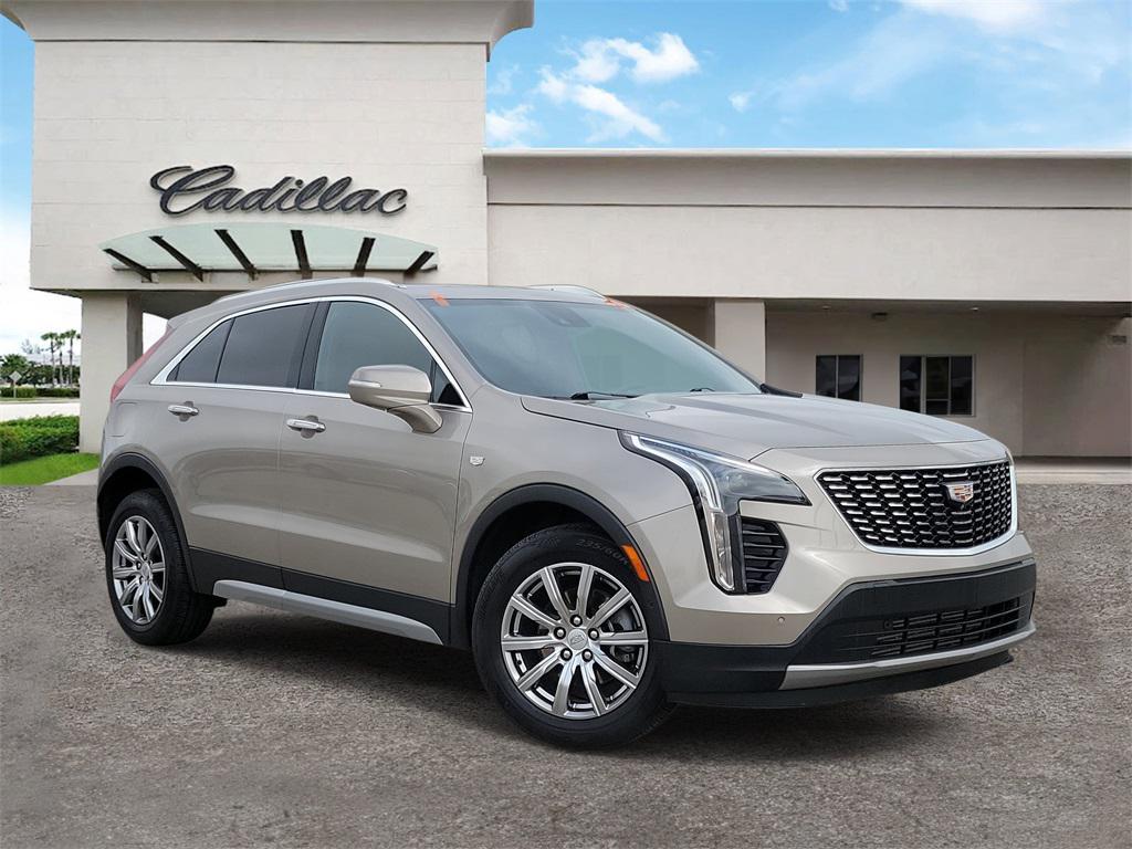 used 2022 Cadillac XT4 car, priced at $24,999