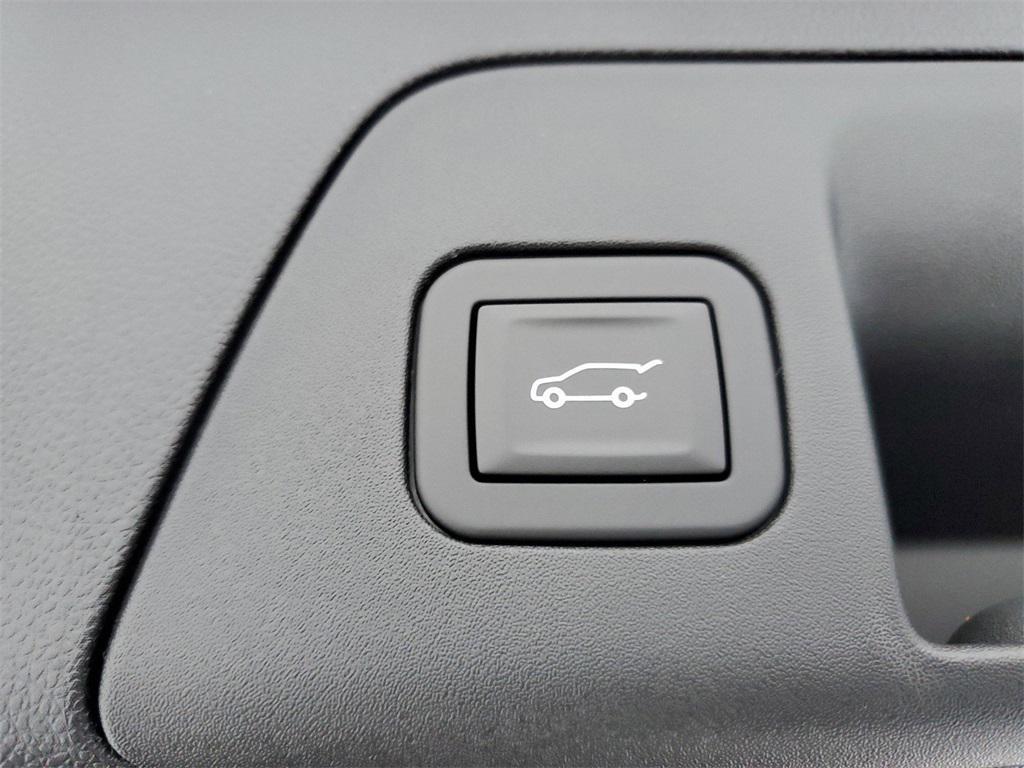 new 2025 Buick Envision car, priced at $40,069