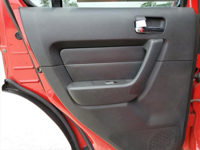 used 2006 Hummer H3 car, priced at $7,999