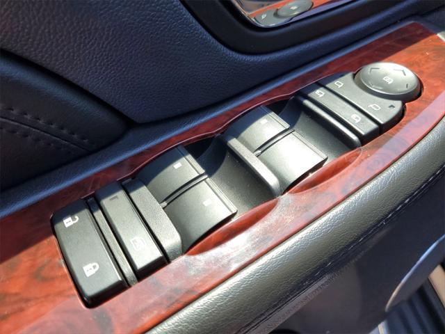 used 2009 Cadillac Escalade car, priced at $12,999