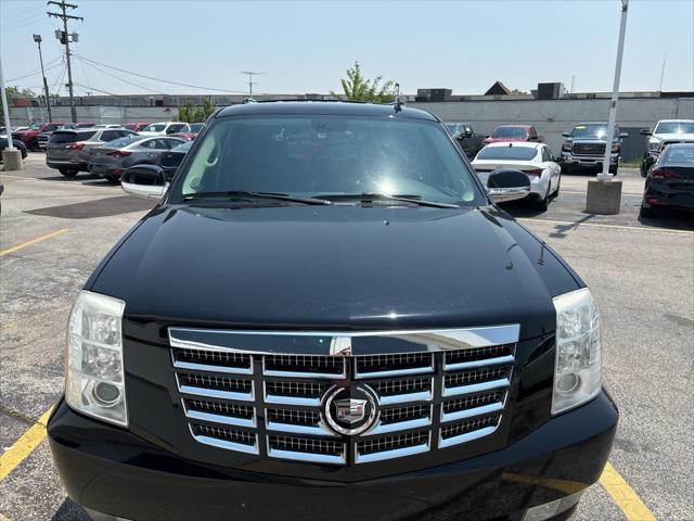 used 2009 Cadillac Escalade car, priced at $11,999