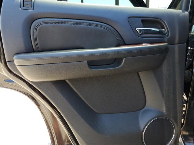 used 2009 Cadillac Escalade car, priced at $12,999