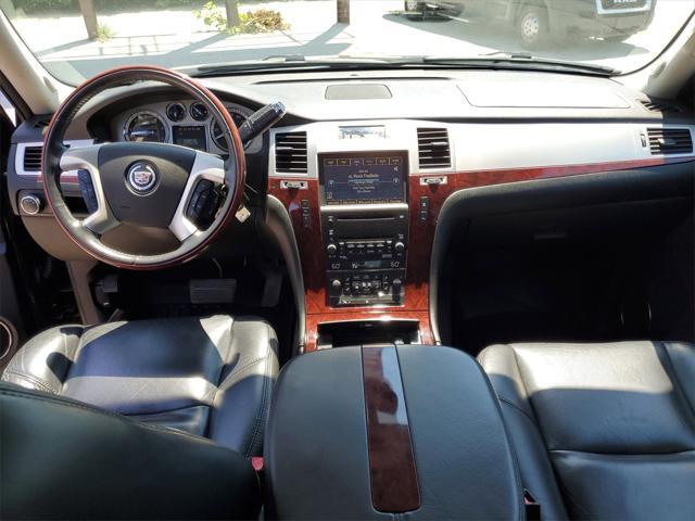 used 2009 Cadillac Escalade car, priced at $12,999