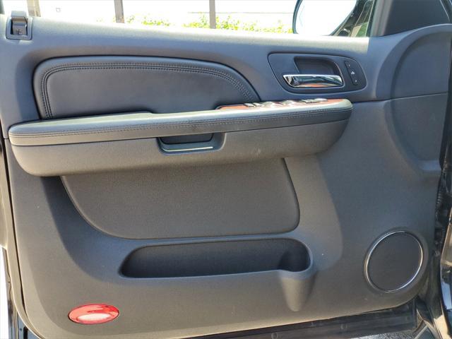 used 2009 Cadillac Escalade car, priced at $12,999