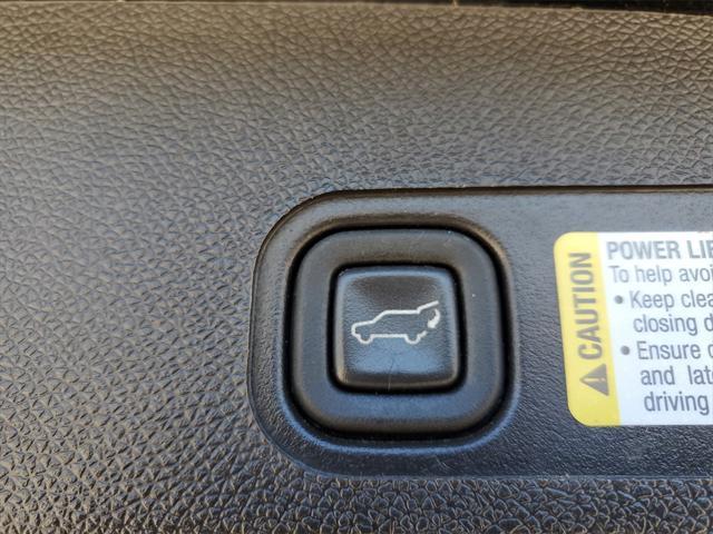 used 2009 Cadillac Escalade car, priced at $12,999