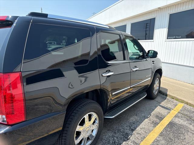 used 2009 Cadillac Escalade car, priced at $11,999