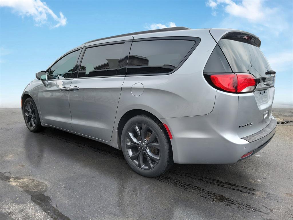 used 2018 Chrysler Pacifica car, priced at $13,999