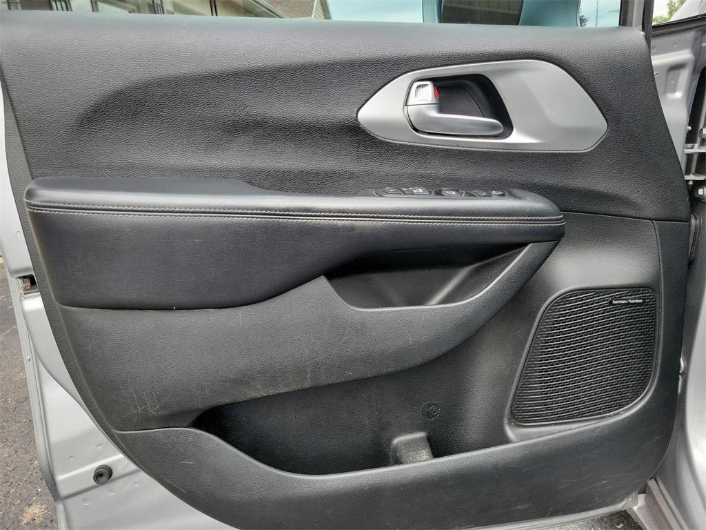 used 2018 Chrysler Pacifica car, priced at $13,999