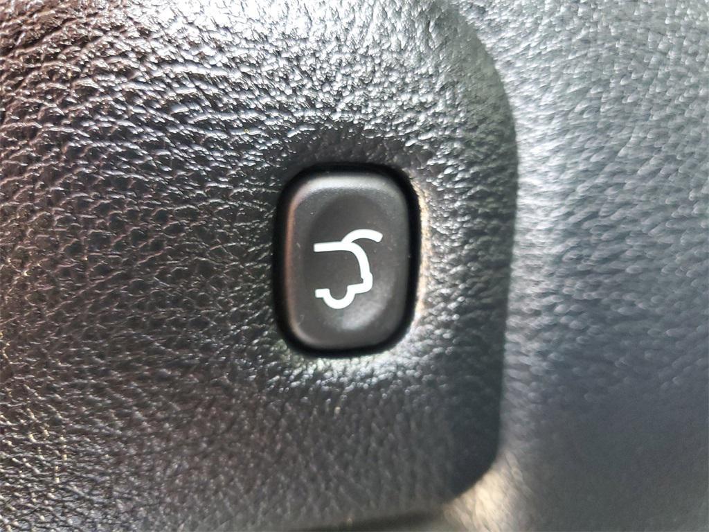 used 2017 Jeep Grand Cherokee car, priced at $15,999