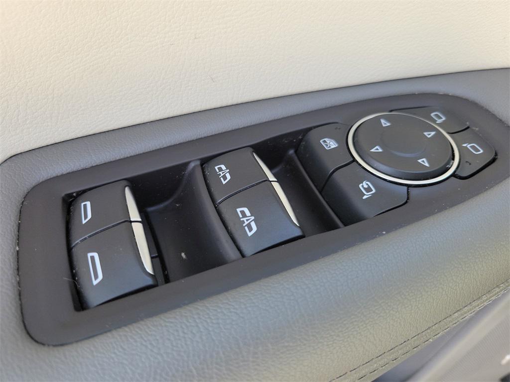 used 2020 Cadillac XT5 car, priced at $21,999