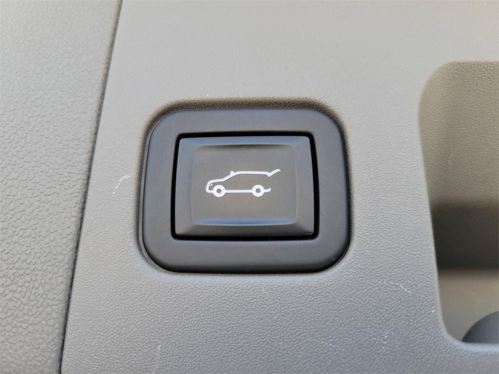 used 2020 Cadillac XT5 car, priced at $21,999