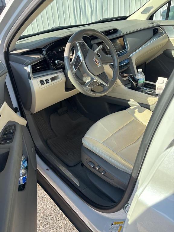 used 2020 Cadillac XT5 car, priced at $21,499