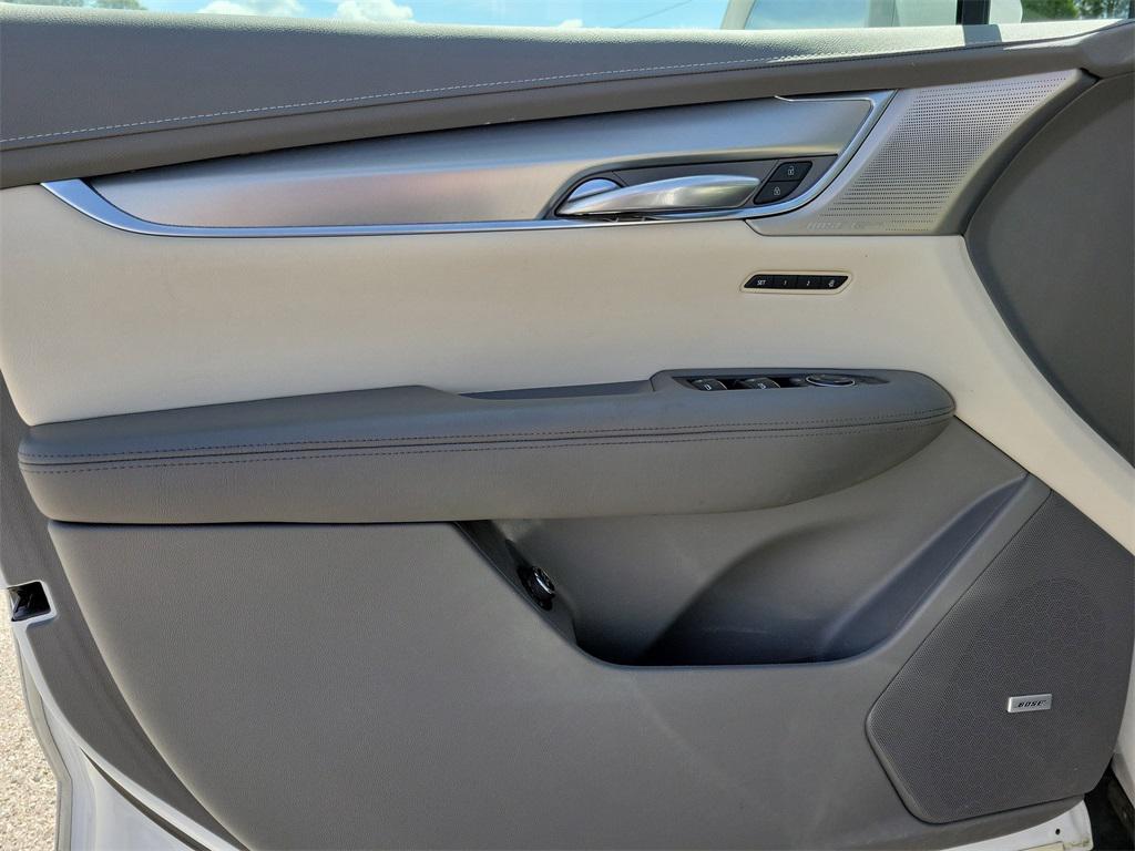 used 2020 Cadillac XT5 car, priced at $21,999