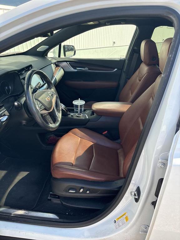 used 2021 Cadillac XT5 car, priced at $24,999