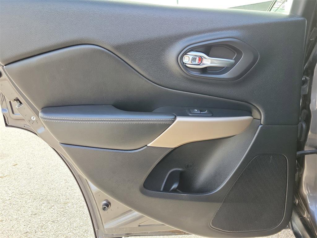 used 2017 Jeep Cherokee car, priced at $14,449