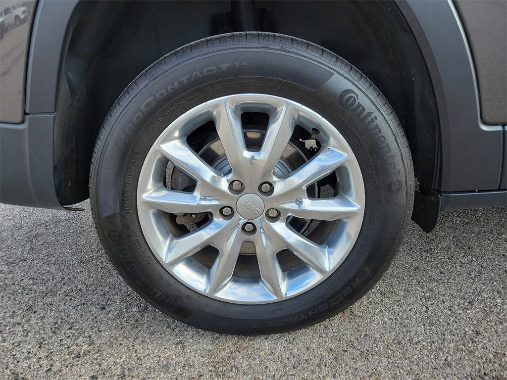 used 2017 Jeep Cherokee car, priced at $14,449