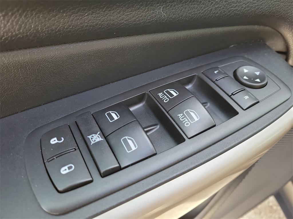 used 2017 Jeep Cherokee car, priced at $14,449