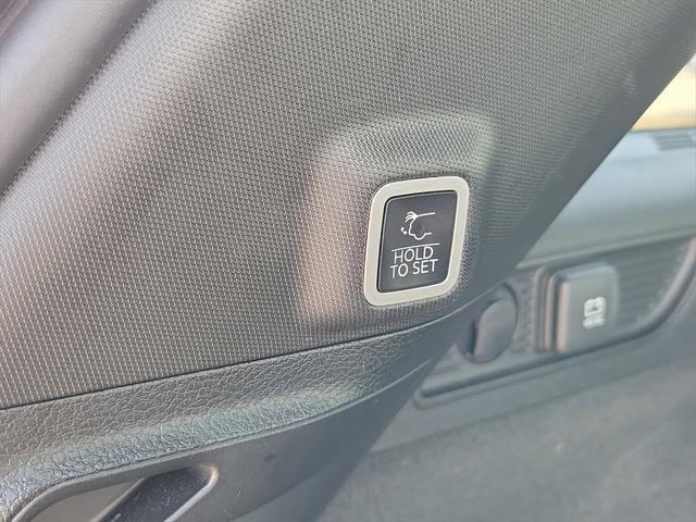 used 2022 Jeep Grand Cherokee car, priced at $33,999