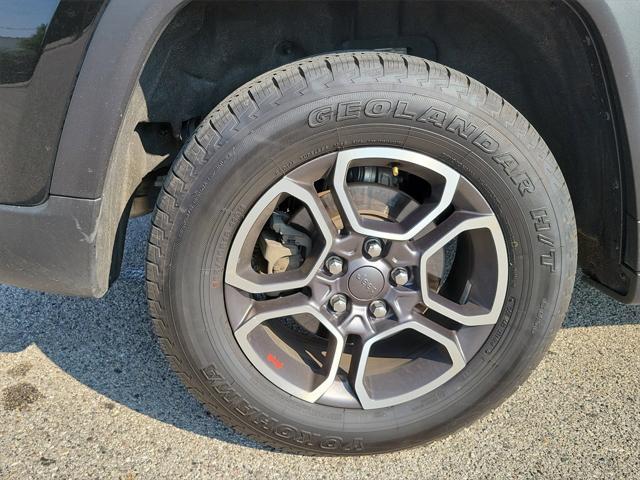 used 2022 Jeep Grand Cherokee car, priced at $33,999