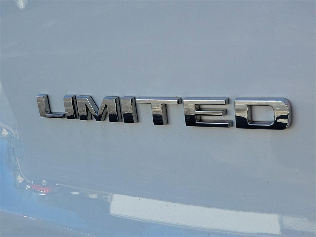 used 2020 Jeep Cherokee car, priced at $17,899