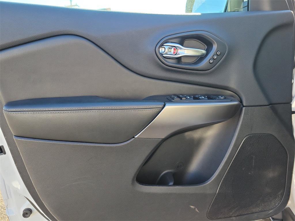 used 2020 Jeep Cherokee car, priced at $17,899