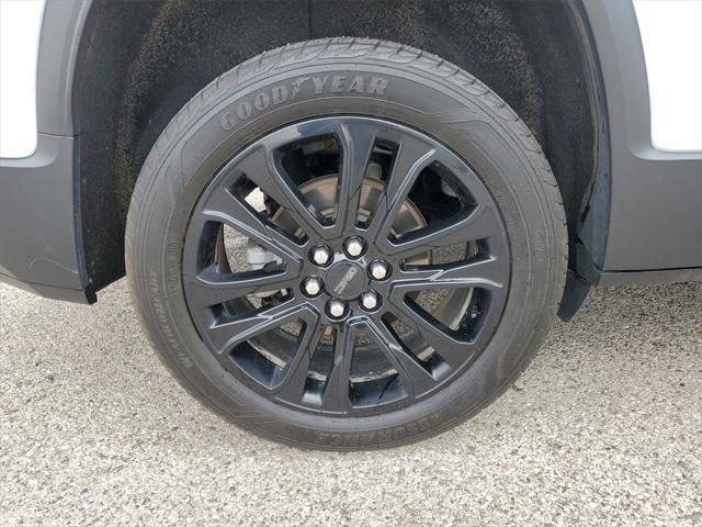 used 2022 GMC Acadia car, priced at $27,999