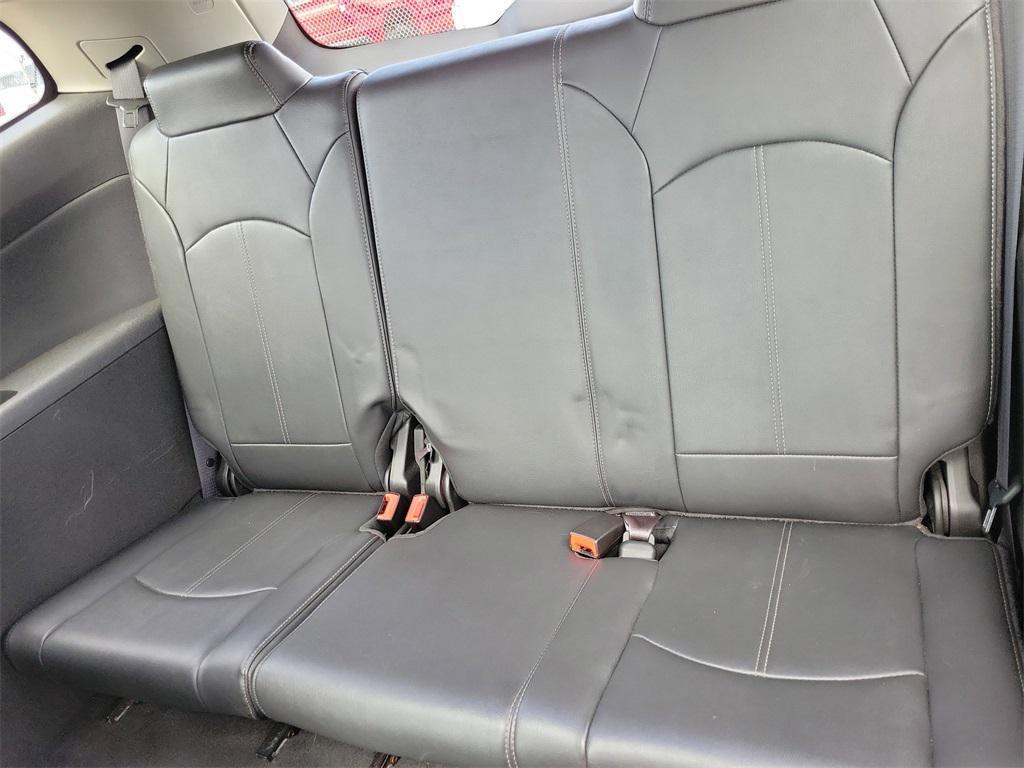 used 2015 Chevrolet Traverse car, priced at $9,998