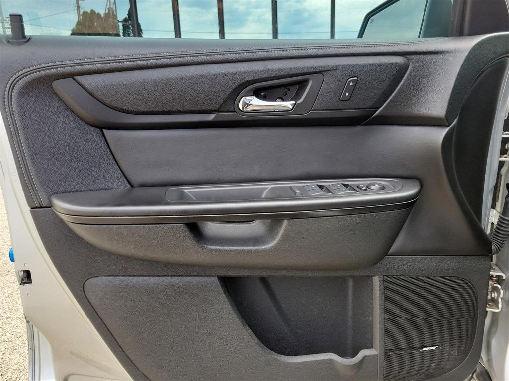 used 2015 Chevrolet Traverse car, priced at $9,998