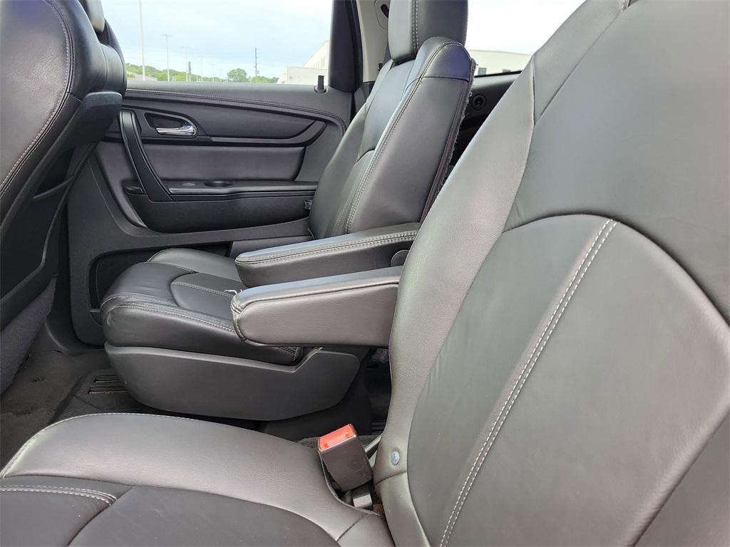 used 2015 Chevrolet Traverse car, priced at $9,998