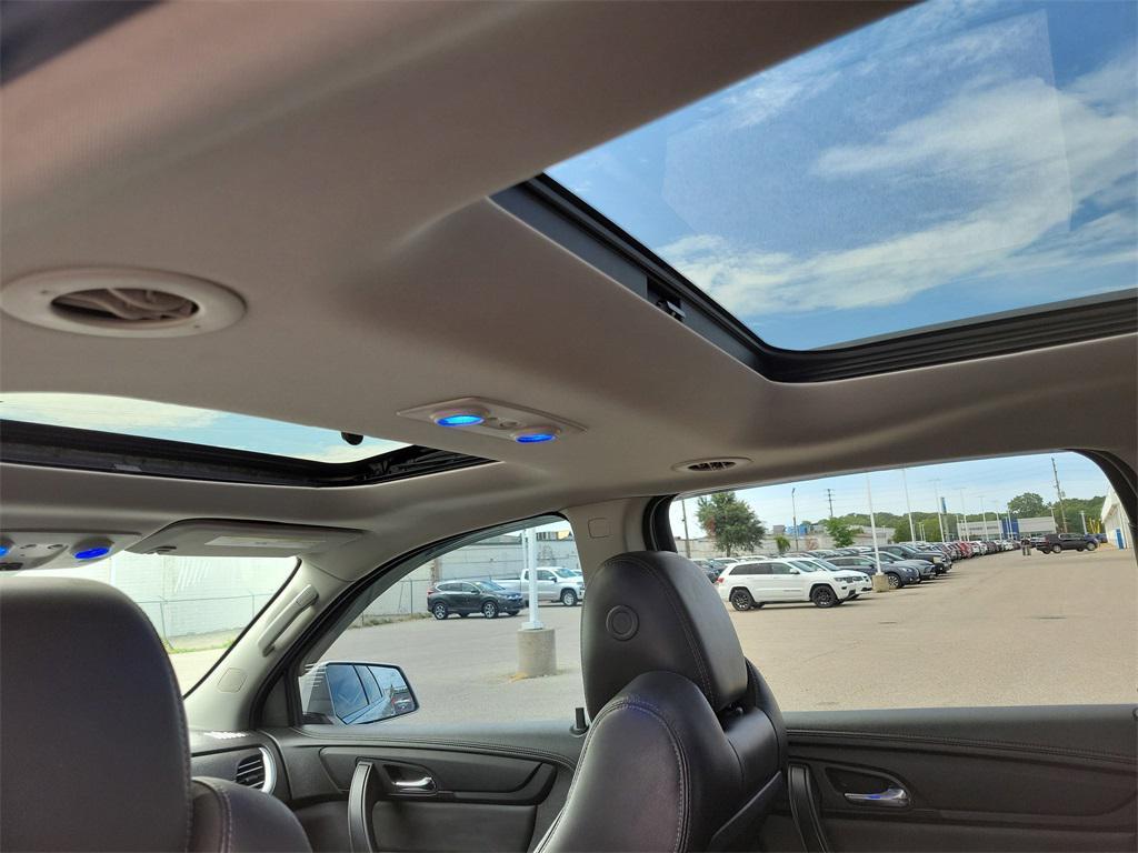 used 2015 Chevrolet Traverse car, priced at $9,998