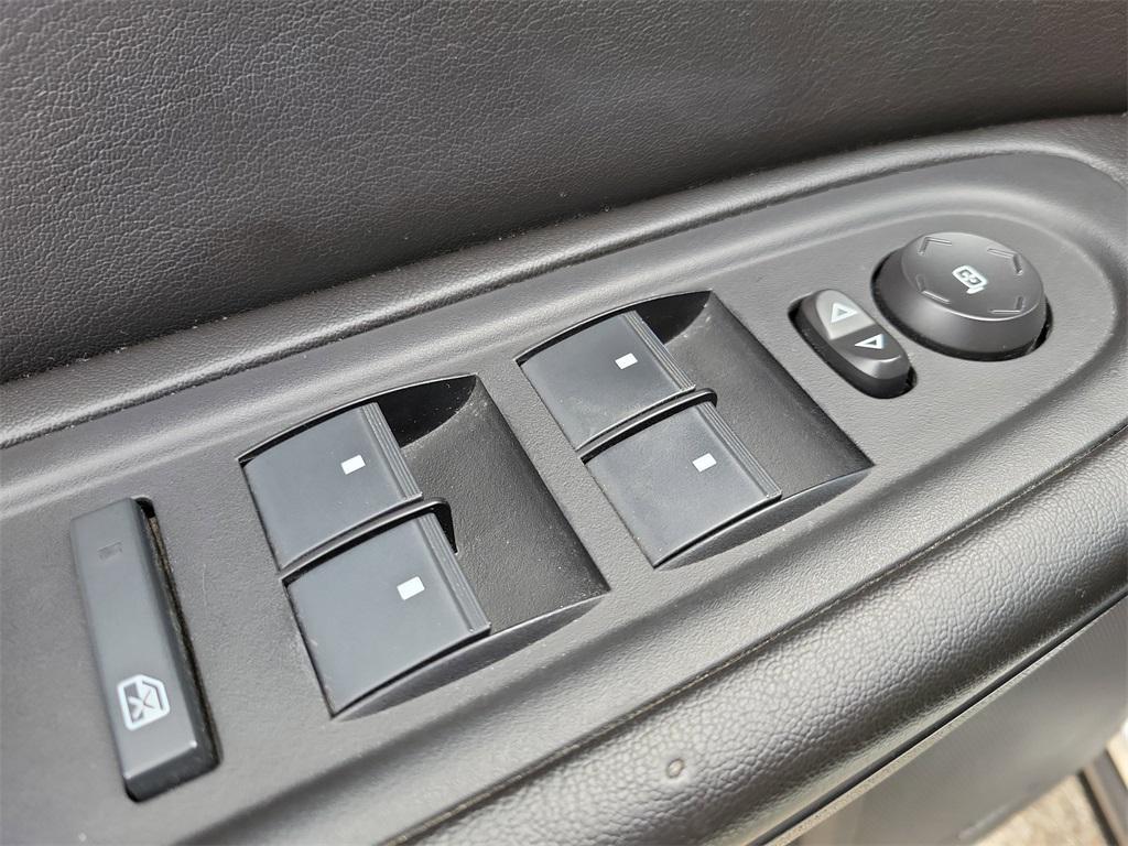 used 2015 Chevrolet Traverse car, priced at $9,998