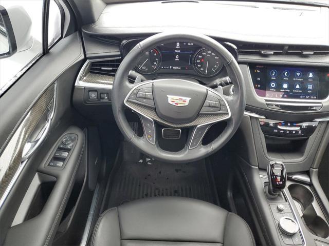 used 2022 Cadillac XT5 car, priced at $35,998